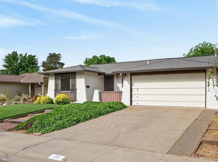 49 Waterglen Cir, Sacramento, CA 95826 Photo