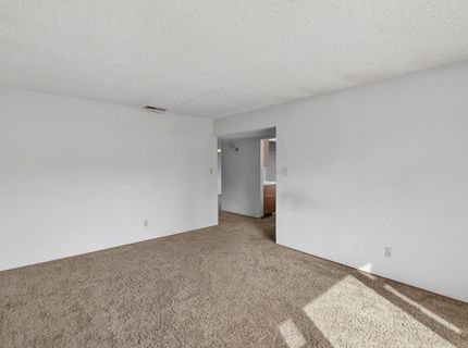 49 Waterglen Cir, Sacramento, CA 95826 Photo