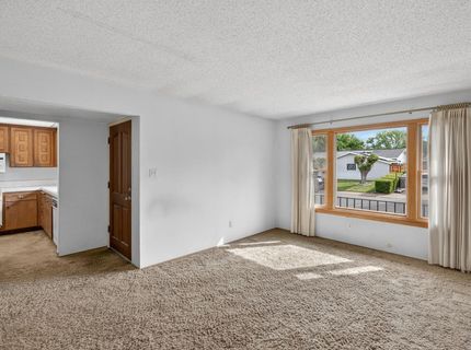 49 Waterglen Cir, Sacramento, CA 95826 Photo