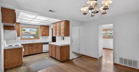 49 Waterglen Cir, Sacramento, CA 95826 Photo