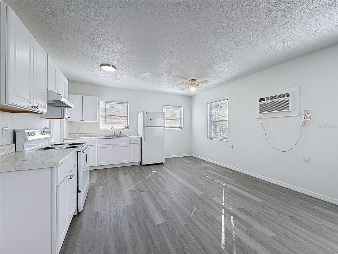 650 E Harbor Drive S, Saint Petersburg, FL 33705 Photo