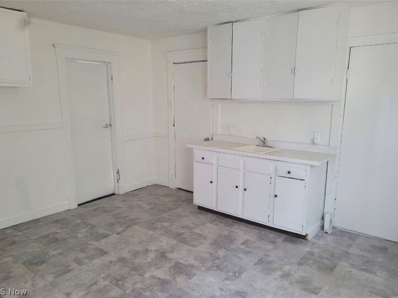 10117 hampden, Cleveland, OH 44108 Photo 5