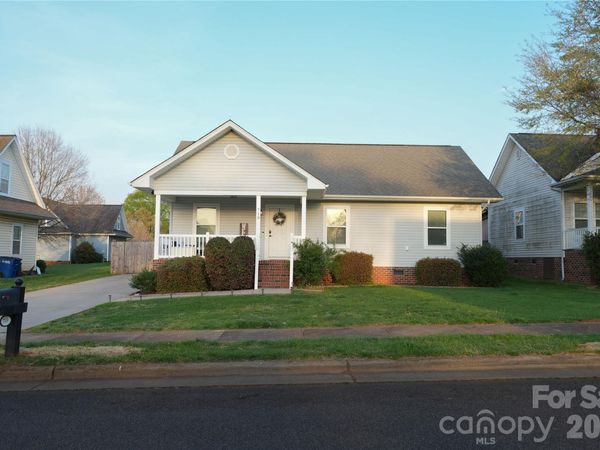 713 Willie Court , Statesville, NC 28677