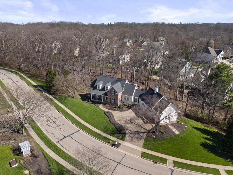 8395 Deep Run, Powell, OH 43065 Photo 3