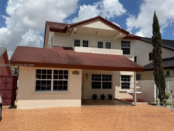 9085 Grand Canal Dr , Miami, FL 33174