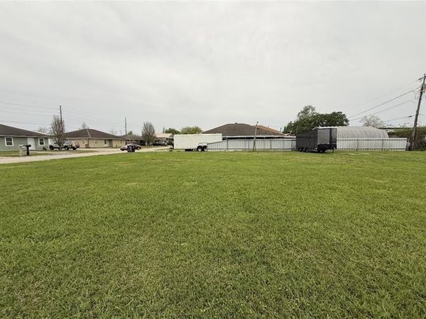 LAWRENCE Lane, Meraux, LA 70075