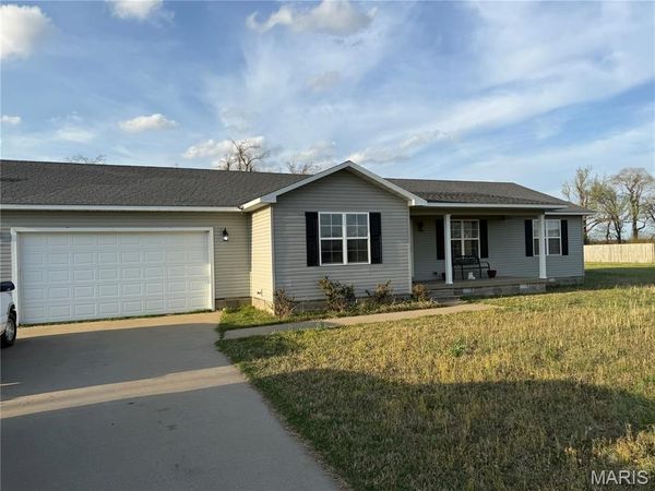 118 HEARTLAND Drive, Charleston, MO 63834