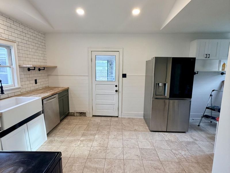 306 W Front Street, Rockford, OH 45882 Photo 4