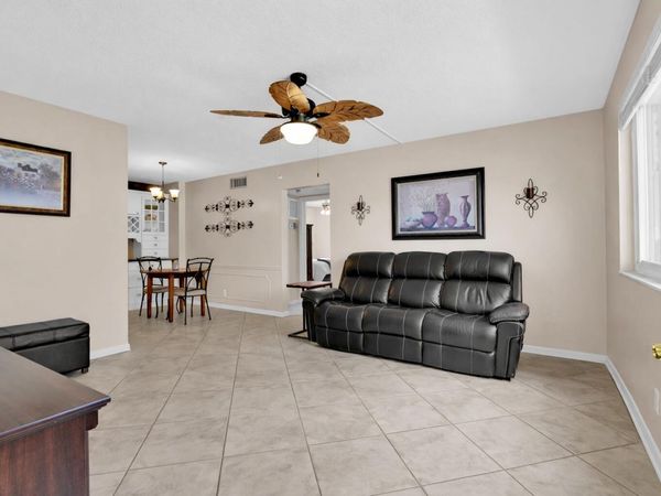 6263 NE 19th Avenue, Unit 1011, Fort Lauderdale, FL 33308