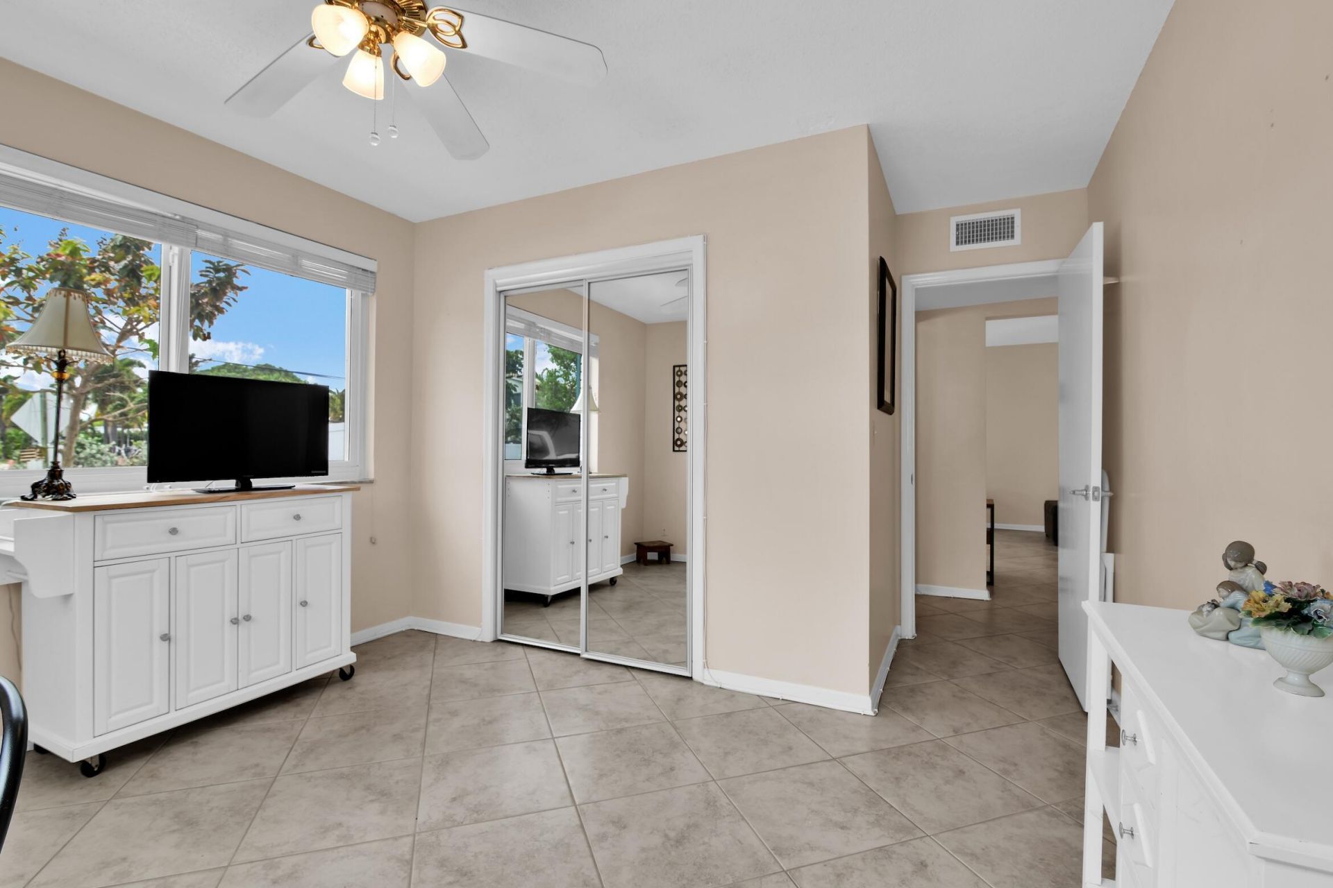 6263 NE 19th Avenue, Unit 1011, Fort Lauderdale, FL 33308 Photo