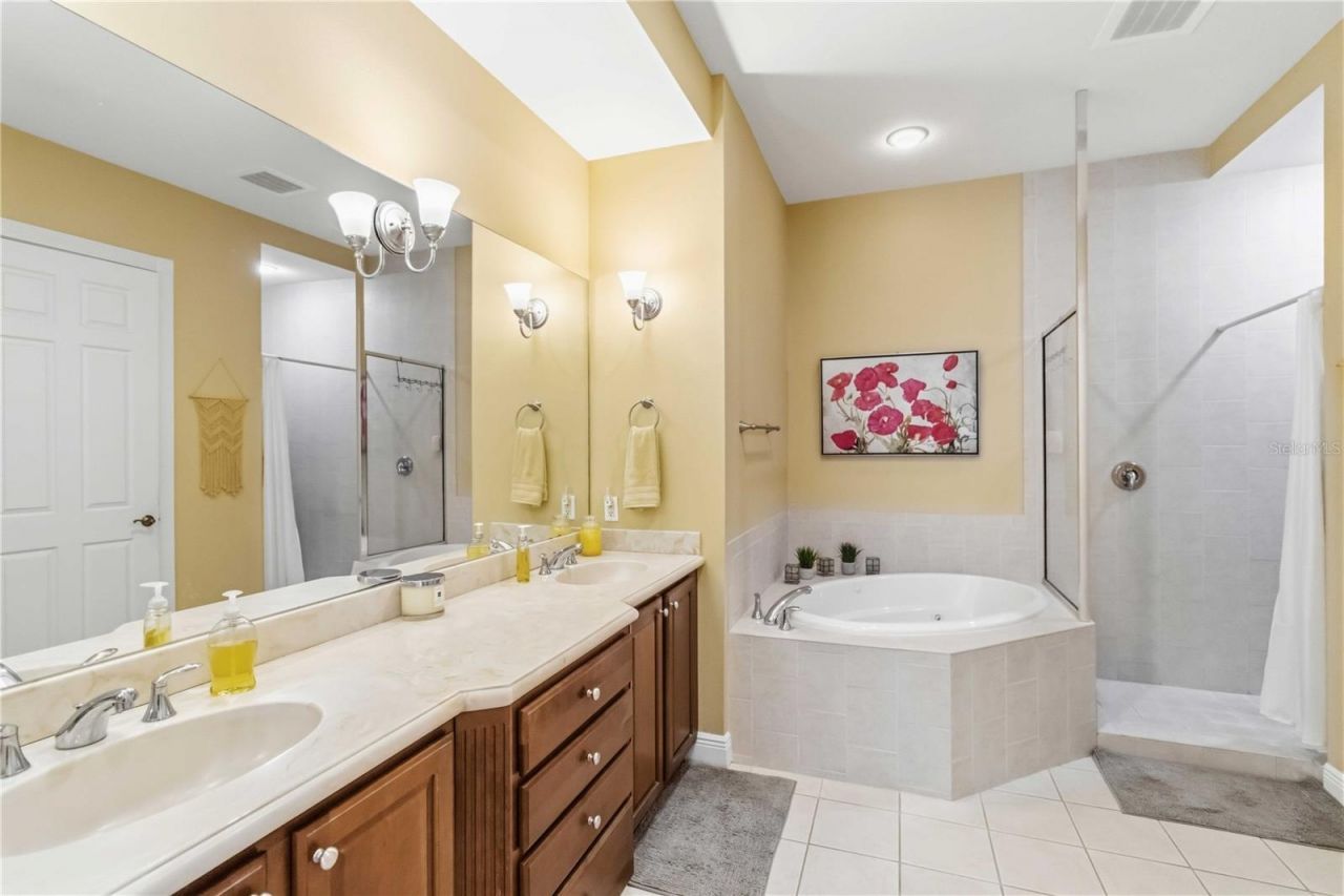 5246 Manorwood Drive, Unit 4C, Sarasota, FL 34235 Photo