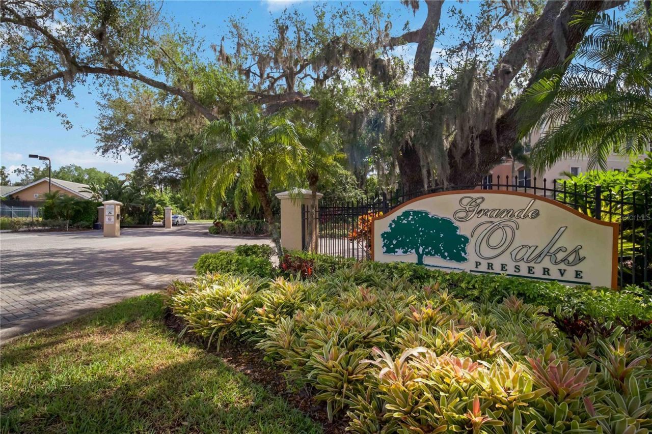 5246 Manorwood Drive, Unit 4C, Sarasota, FL 34235 Photo