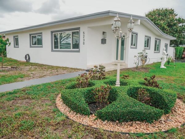 5230 SW 95th Ct , Miami, FL 33165