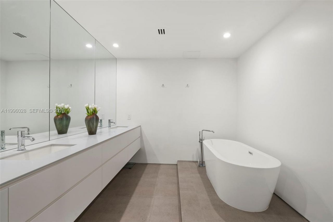 100 S Pointe Dr , Unit 1906/07, Miami Beach, FL 33139 Photo