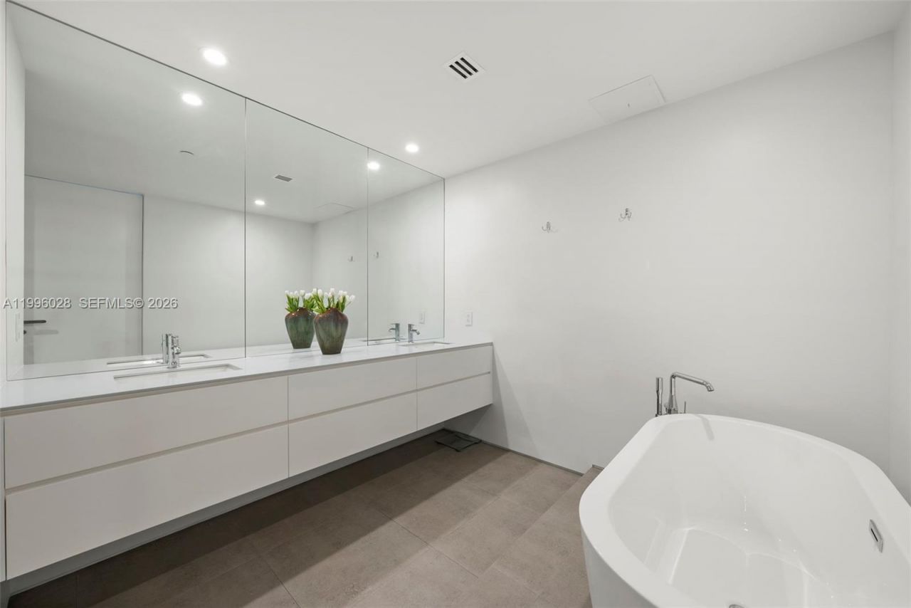 100 S Pointe Dr , Unit 1906/07, Miami Beach, FL 33139 Photo