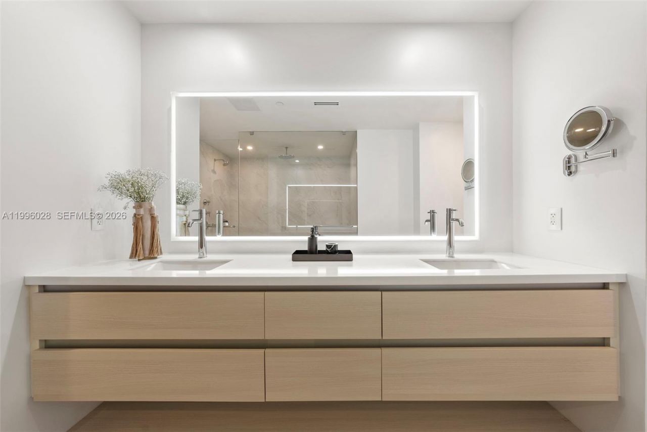 100 S Pointe Dr , Unit 1906/07, Miami Beach, FL 33139 Photo