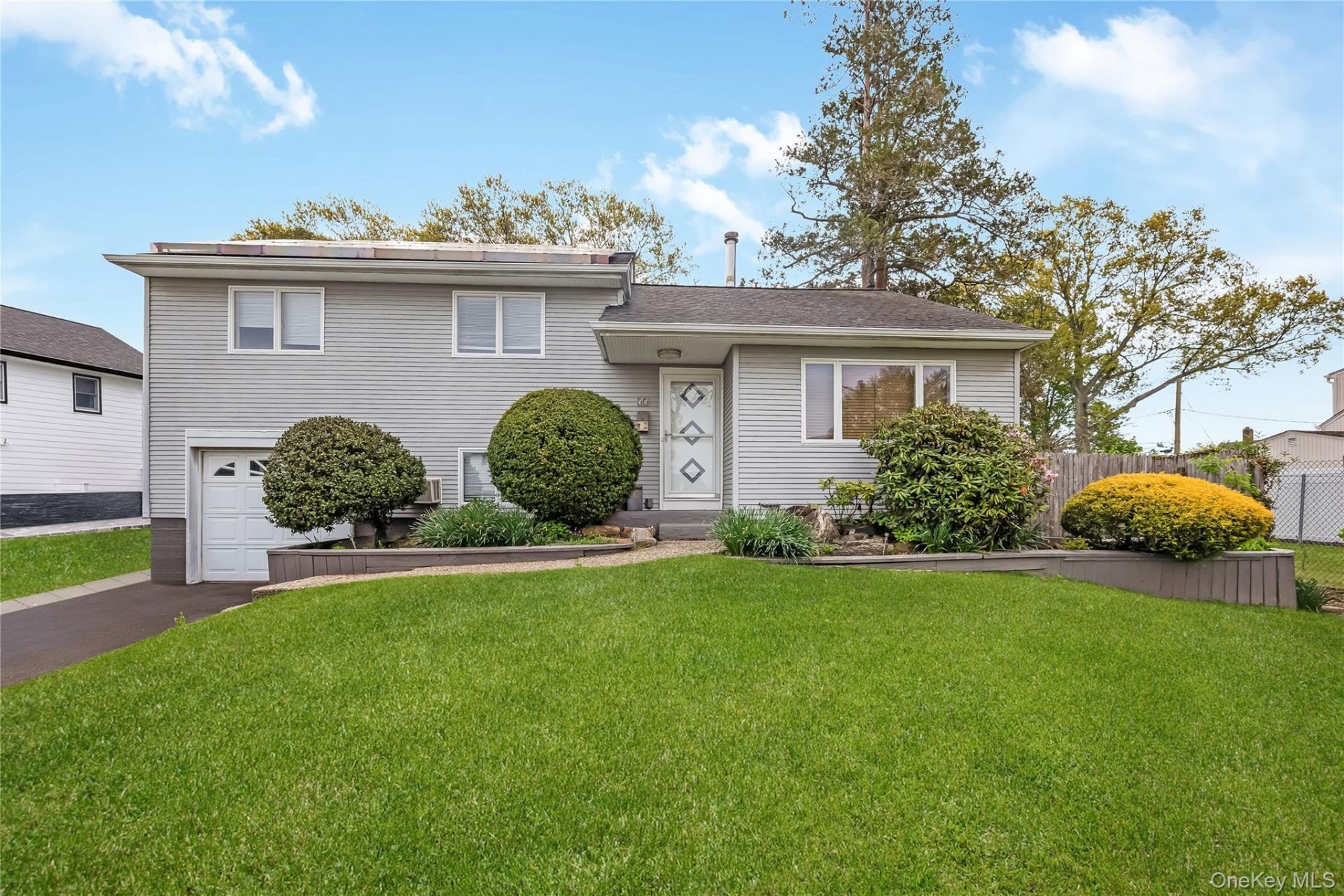 55 Amherst Drive, Massapequa, NY 11758 Main Photo