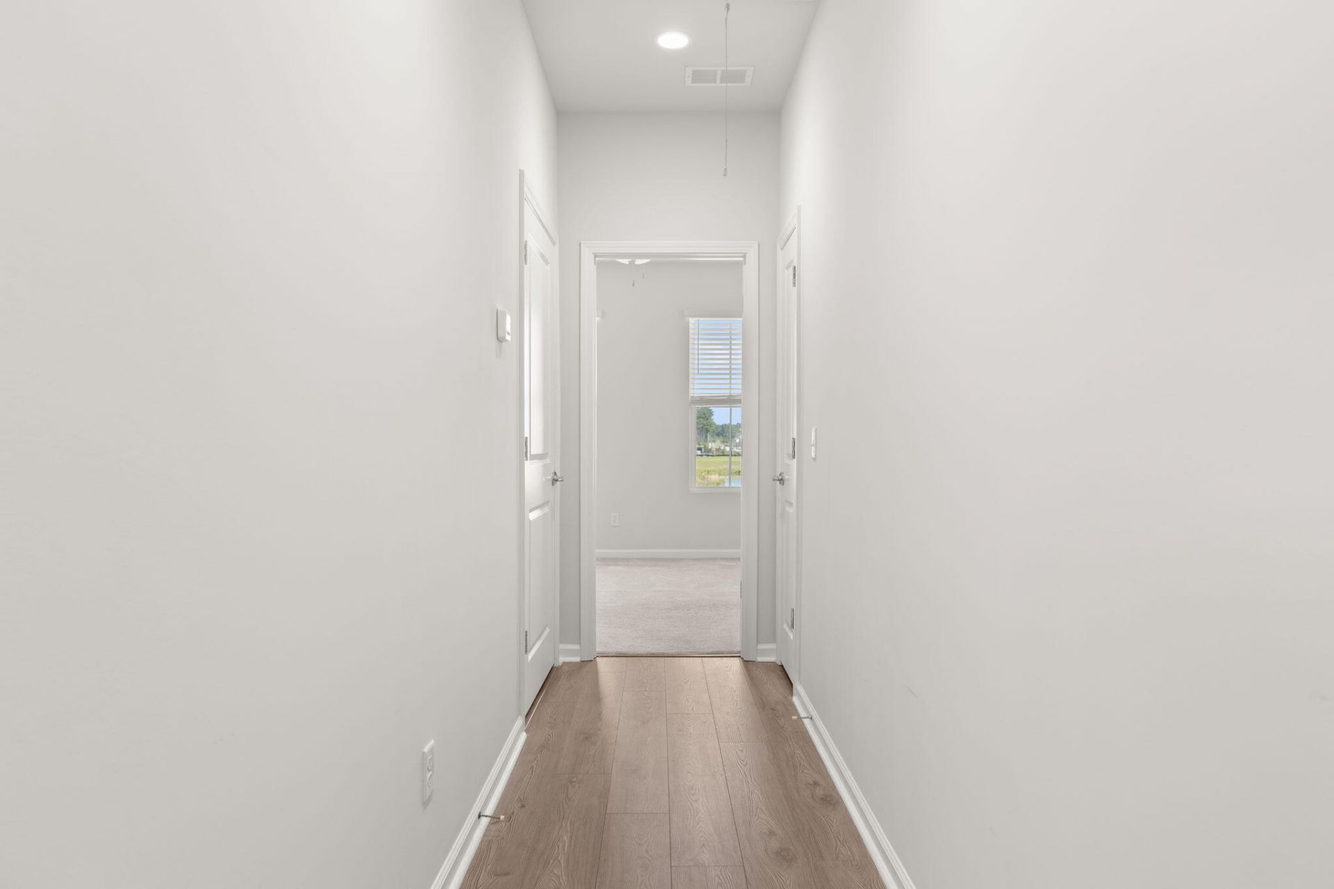 579 Blueway Avenue Photo 12