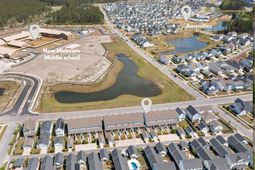 579 Blueway Avenue photo 4