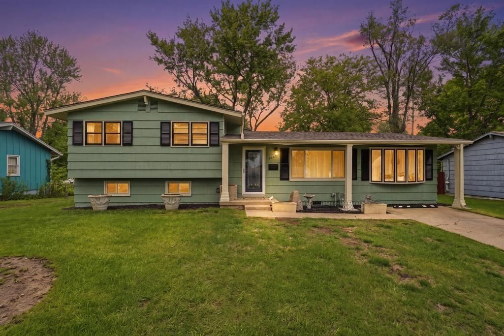 6008 N Michigan Avenue, Kansas City, MO 64118 Main Photo