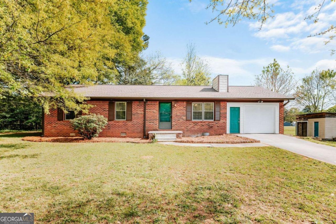 329 Gordon Circle, Winterville, GA 30683 Main Photo