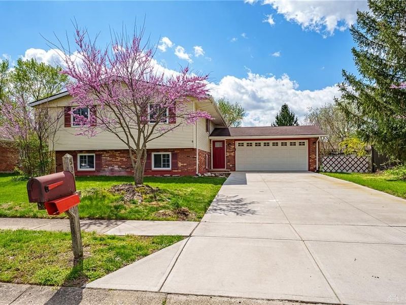 5055 Hahn Avenue, Mad River Township, OH 45324 Photo 2