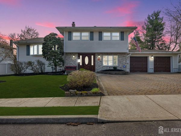 29 Carol Lane, Spotswood, NJ 08884