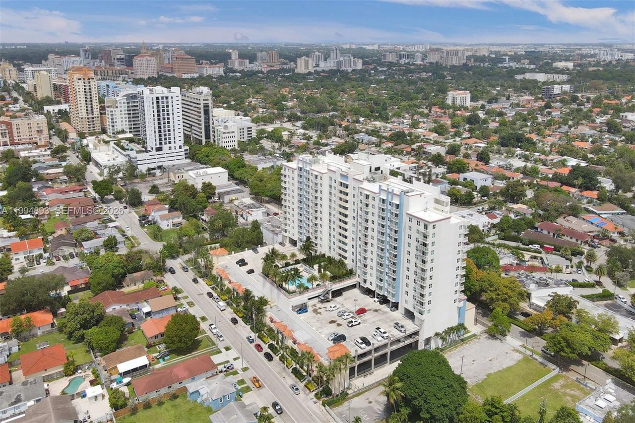 3000 Coral Way, Unit 412, Miami, FL 33145 Photo