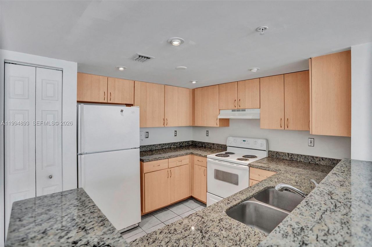 3000 Coral Way, Unit 412, Miami, FL 33145 Photo