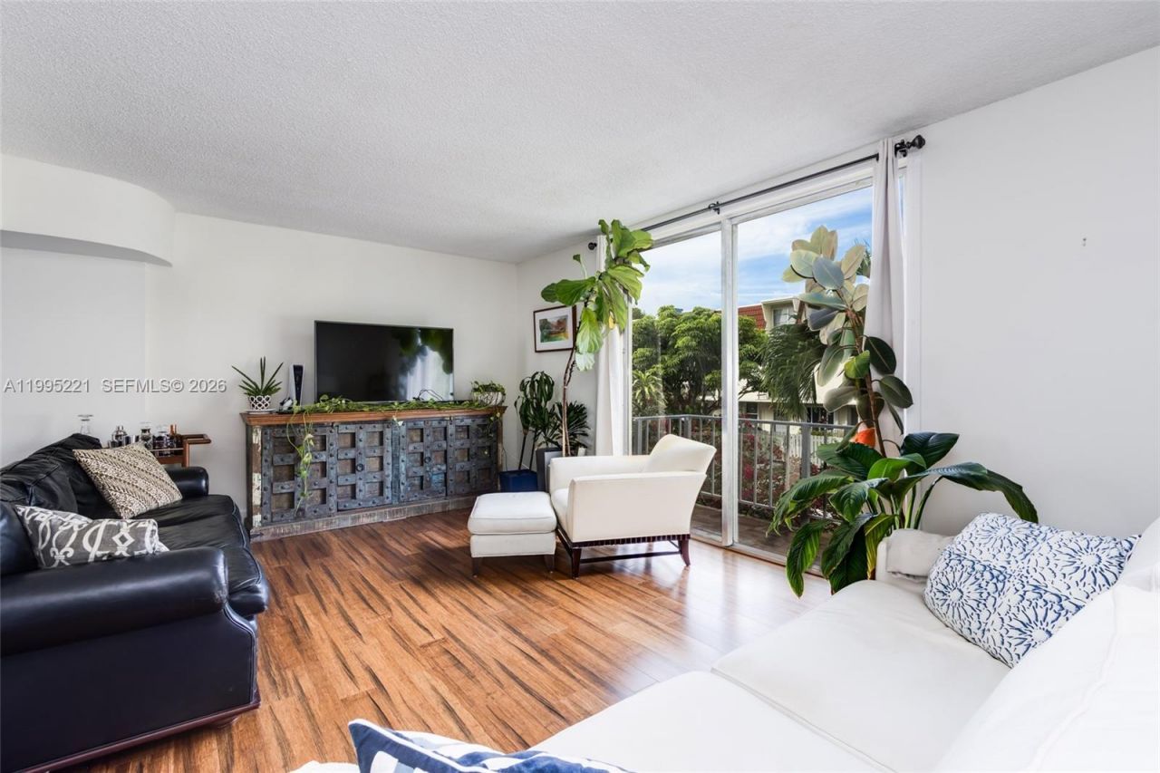 1651 NE 115th St, Unit 28C, Miami, FL 33181 Photo