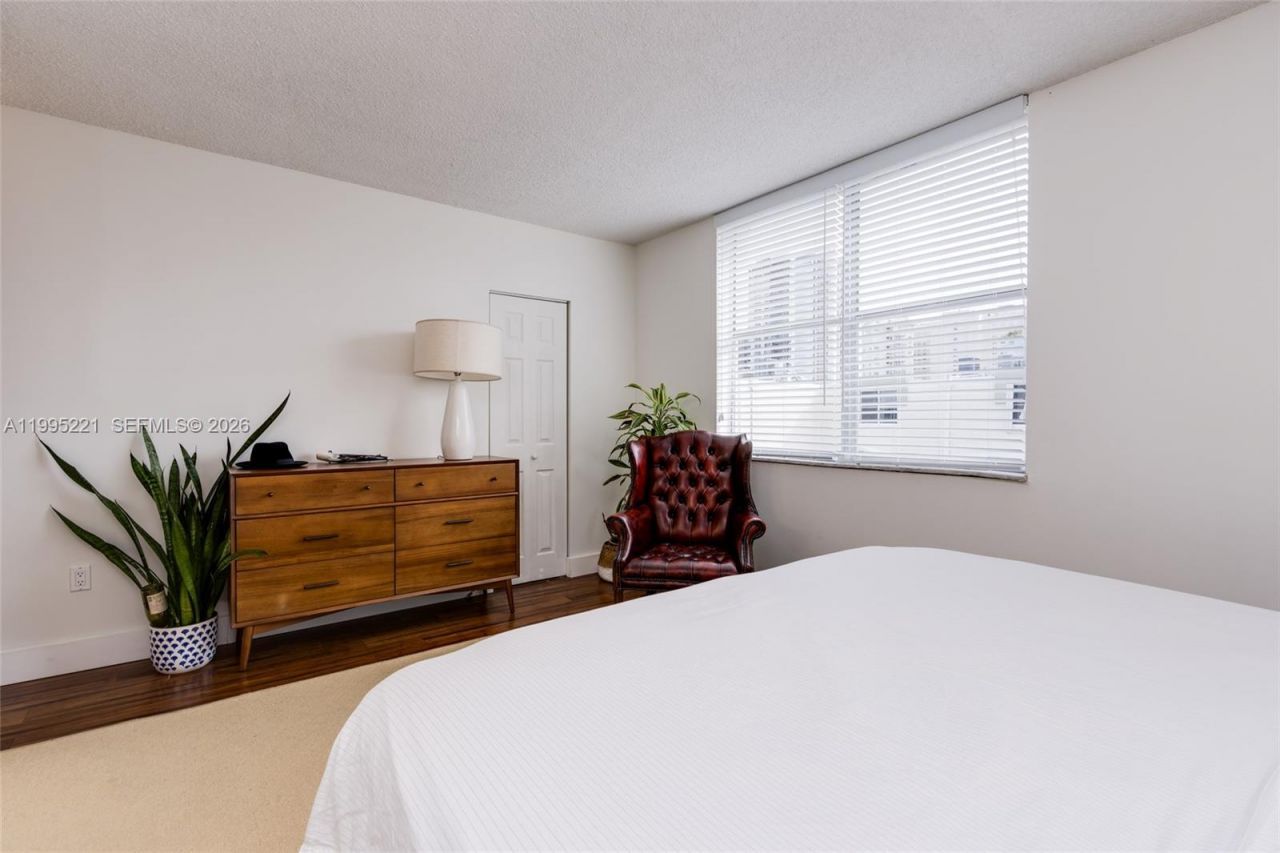 1651 NE 115th St, Unit 28C, Miami, FL 33181 Photo