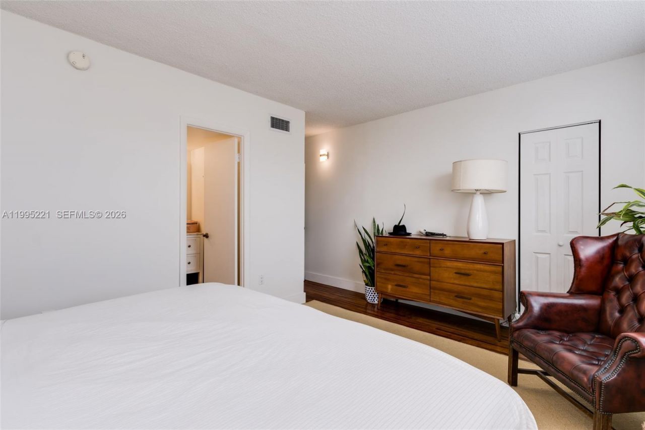 1651 NE 115th St, Unit 28C, Miami, FL 33181 Photo
