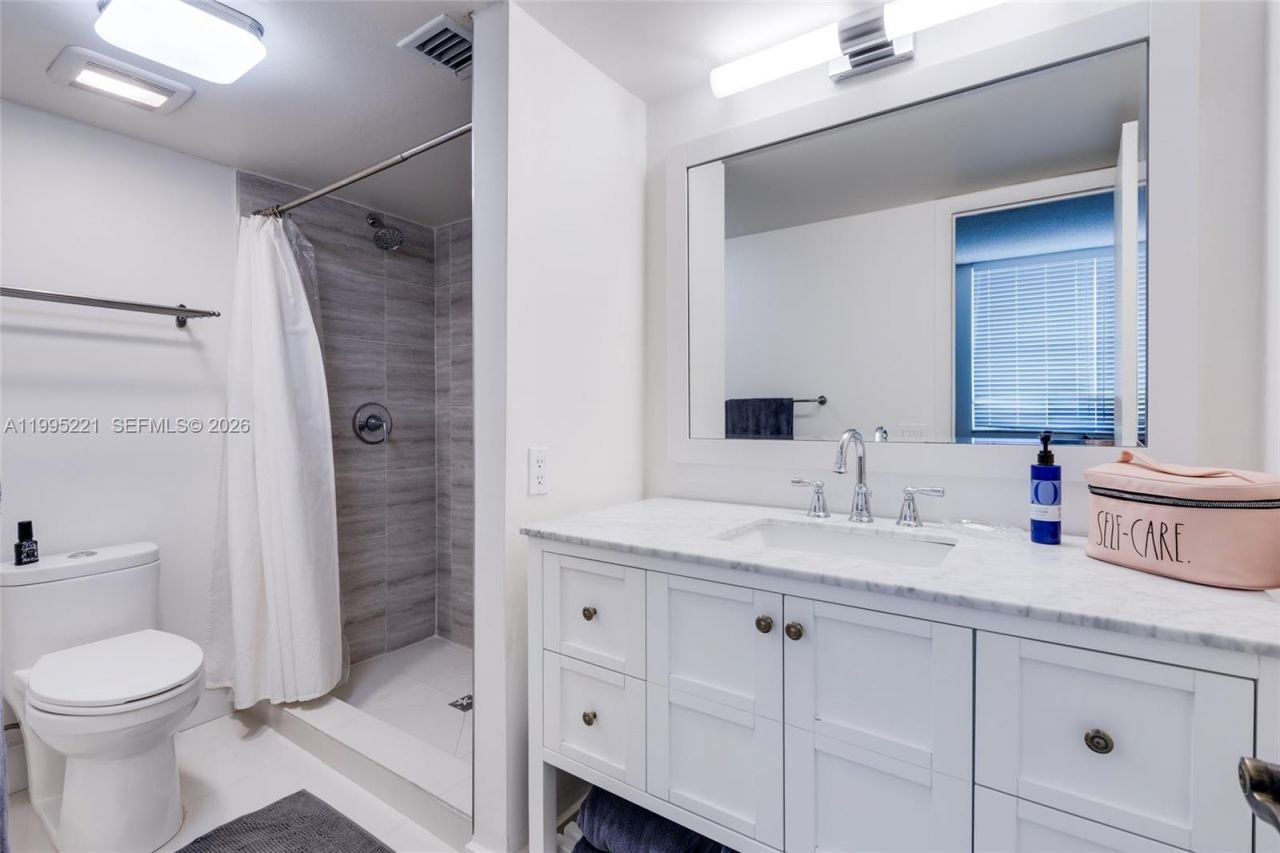 1651 NE 115th St, Unit 28C, Miami, FL 33181 Photo