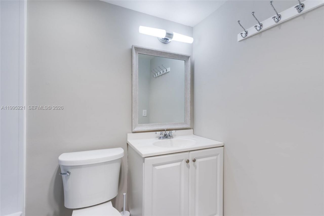 1651 NE 115th St, Unit 28C, Miami, FL 33181 Photo