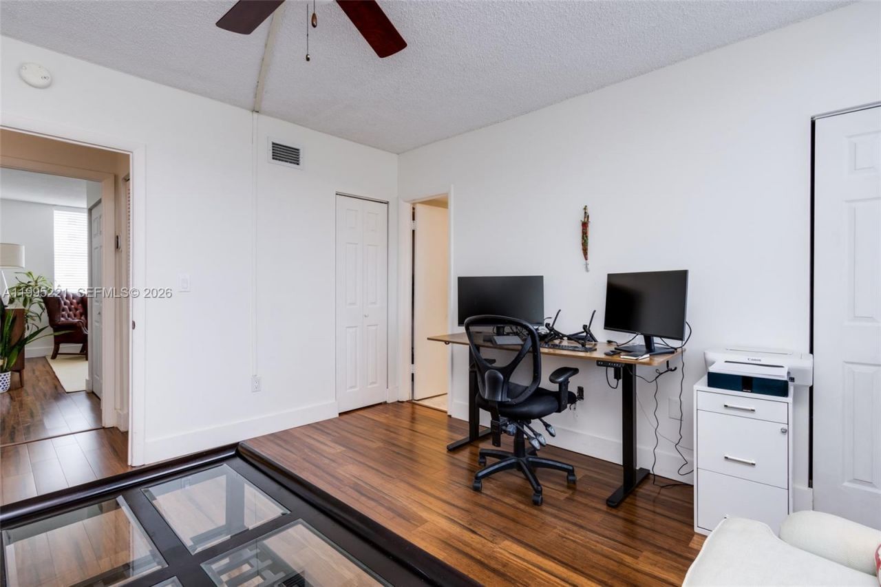 1651 NE 115th St, Unit 28C, Miami, FL 33181 Photo