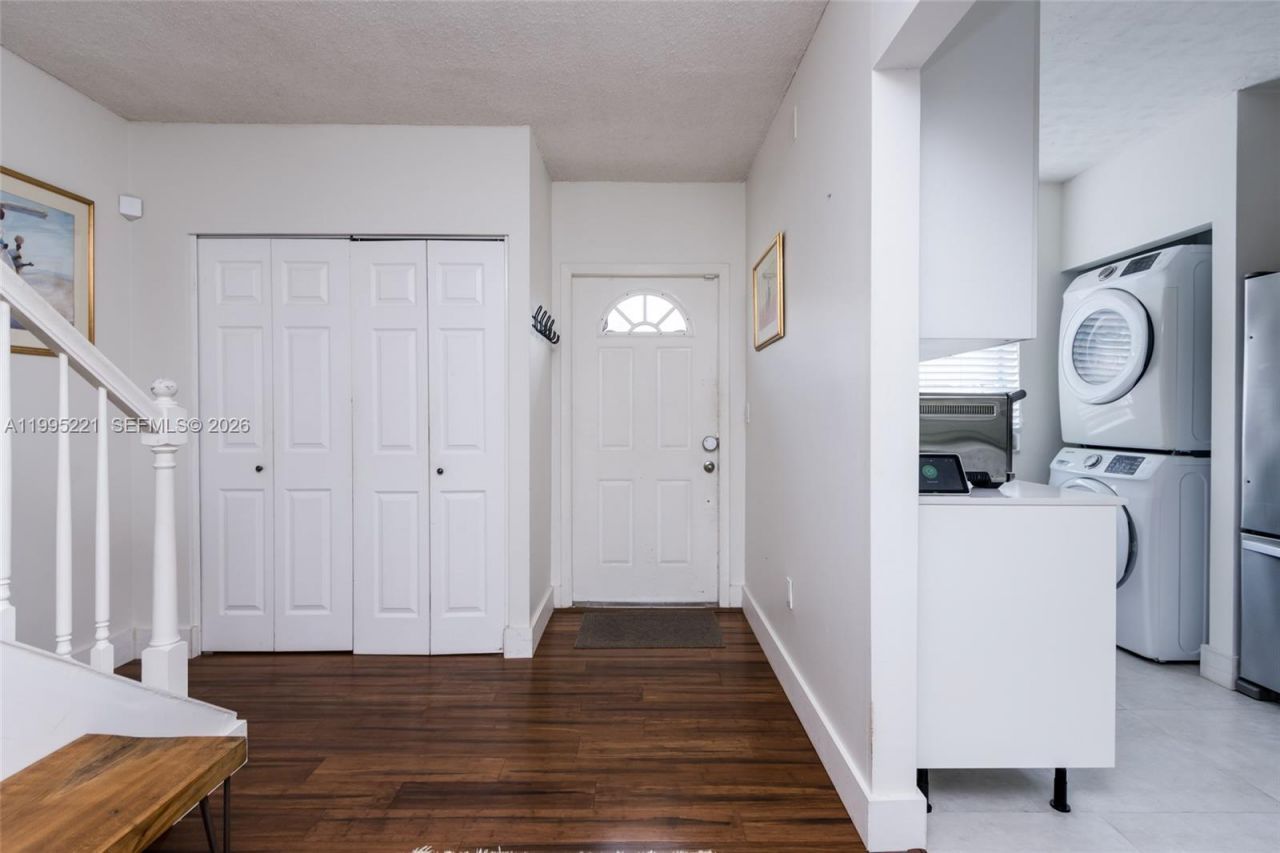1651 NE 115th St, Unit 28C, Miami, FL 33181 Photo