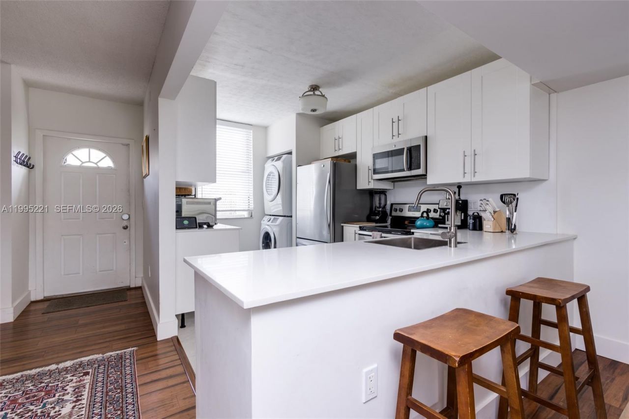 1651 NE 115th St, Unit 28C, Miami, FL 33181 Photo