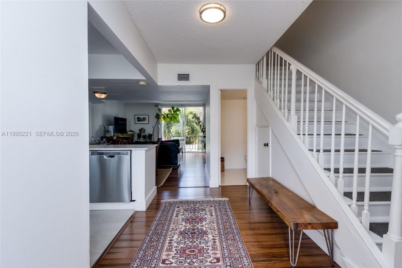 1651 NE 115th St, Unit 28C, Miami, FL 33181 Photo