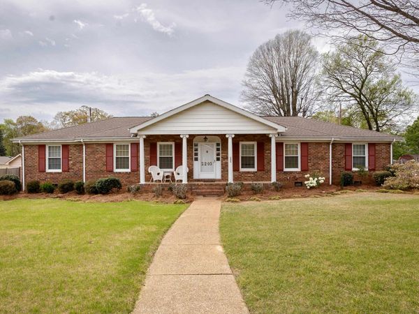 2205 Chickasaw Dr, Florence, AL