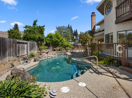 891 Shore Breeze Dr, Sacramento, CA 95831 Photo