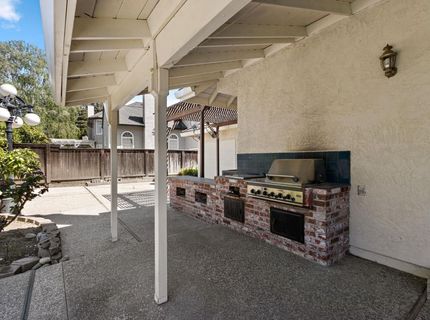 891 Shore Breeze Dr, Sacramento, CA 95831 Photo