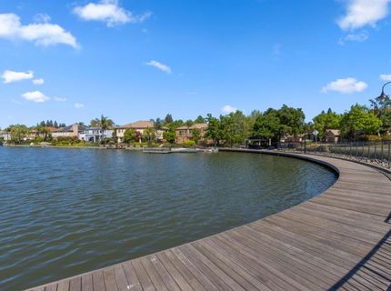 891 Shore Breeze Dr, Sacramento, CA 95831 Photo