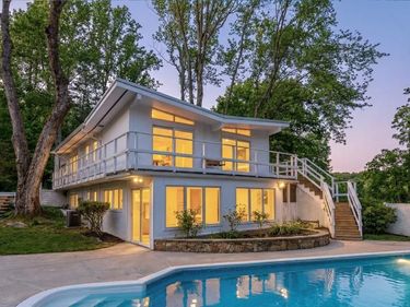 10903 BEACH MILL ROAD , GREAT FALLS, VA 22066