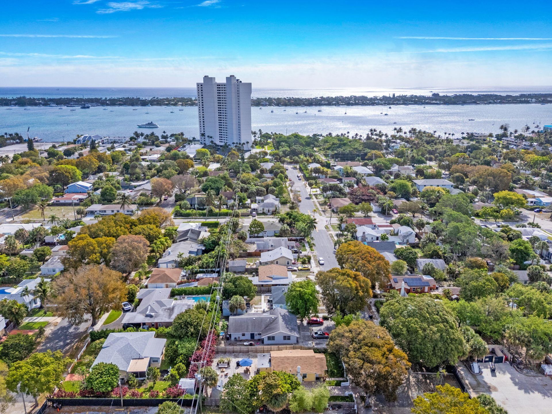 527 50th Street, West Palm Beach, FL 33407 Photo