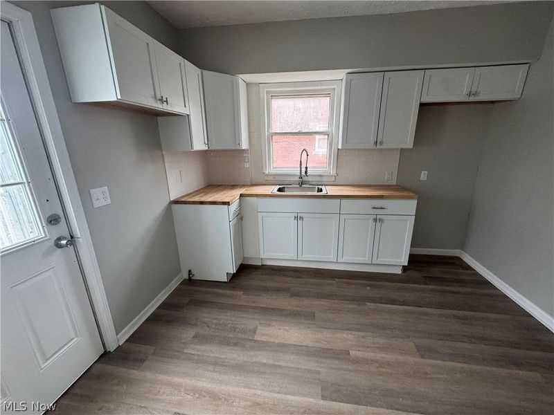 1046 W 21st Street, Lorain, OH 44052 Photo 2