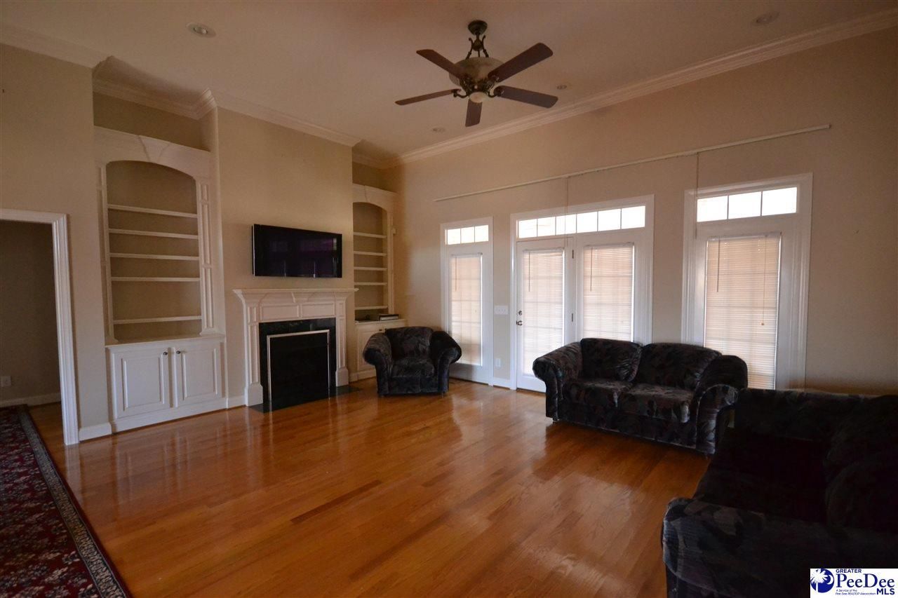3032 Drakeshore Drive Photo 9