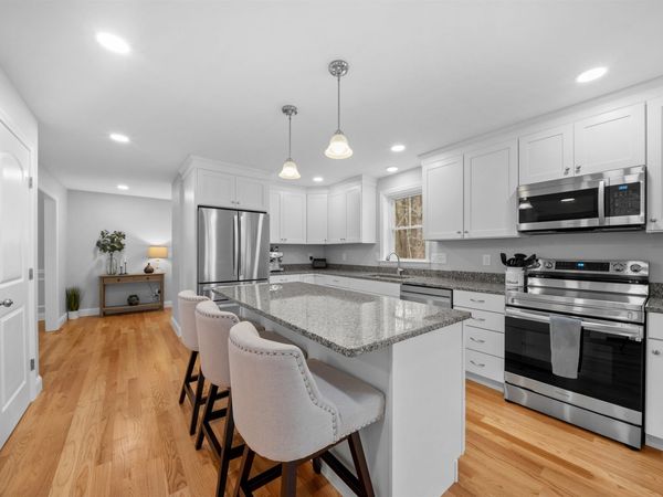 4 Lorelai Way, Nashua, NH 03062