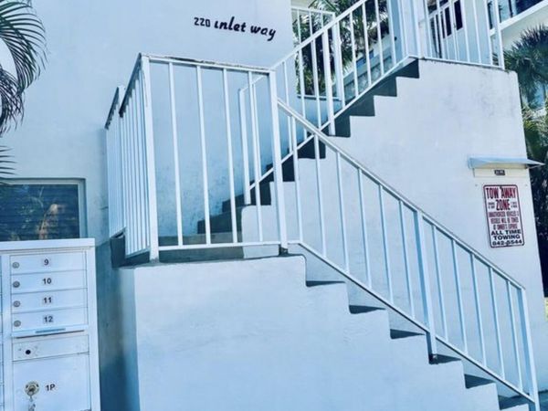 220 Inlet Way, Unit 3, Palm Beach Shores, FL 33404