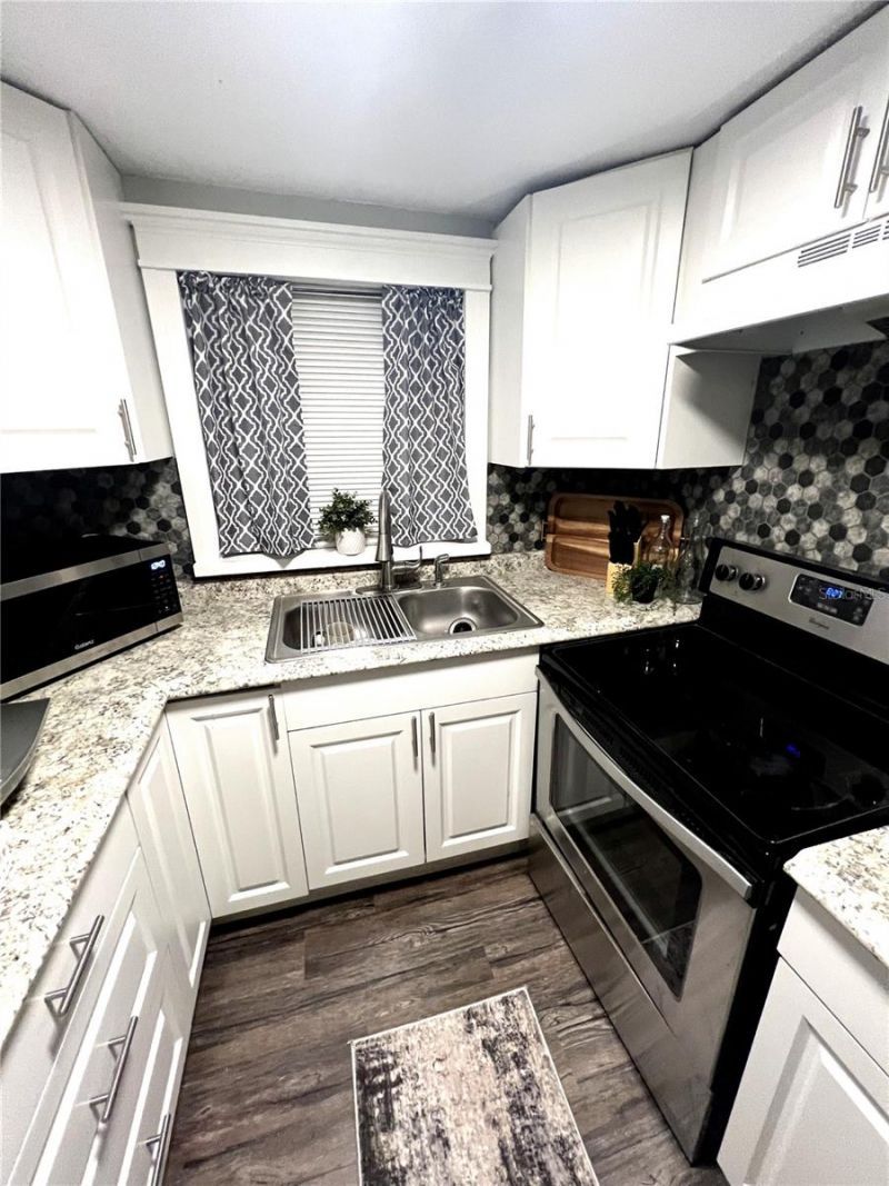 522 Rosery Road Nw, Largo, FL 33770 Photo