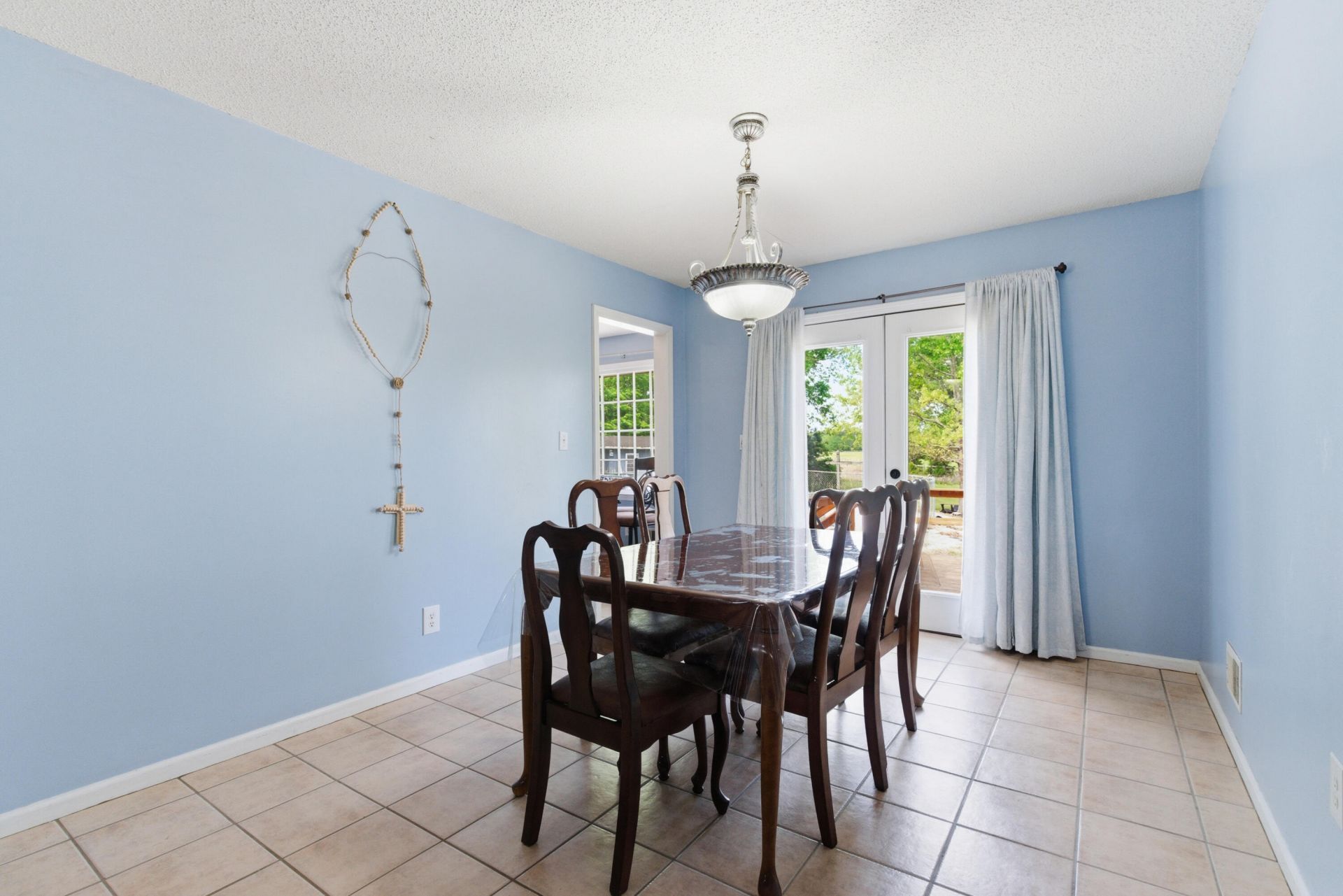 658 Tee Vee Road Photo 5